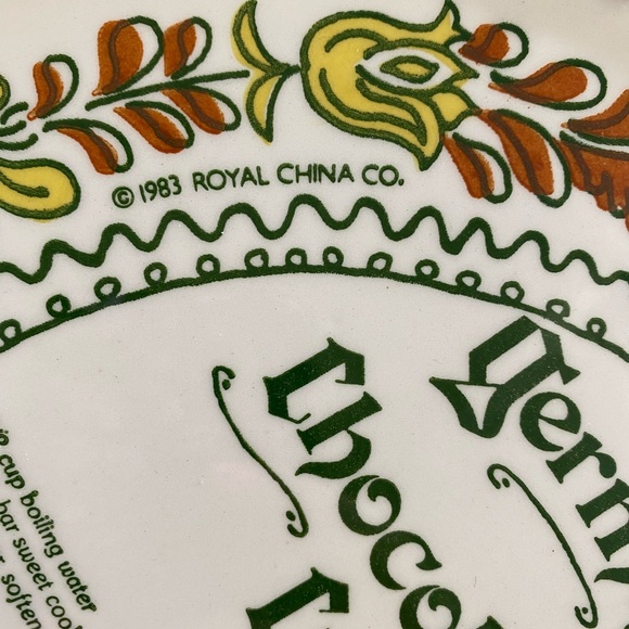 VINTAGE 1983 ROYAL CHINA GERMAN CHOCOLATE CAKE PLATE WITH RECIPE 11.5" - Picture 4 of 4